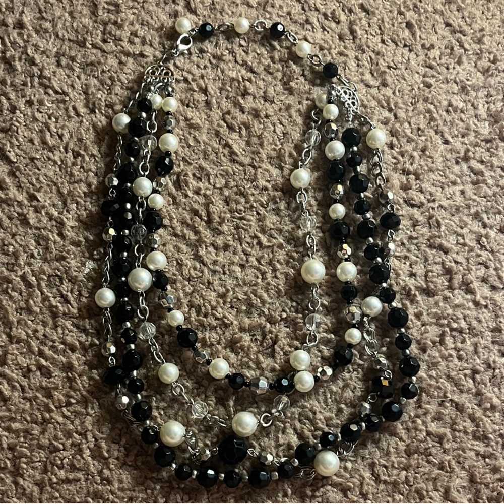 Elegant Black and White Beaded Necklace